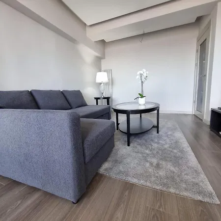 Stylish & Spacious 2-bedroom Apartment-istanbul