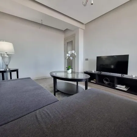 Stylish & Spacious 2-bedroom Apartment-istanbul *