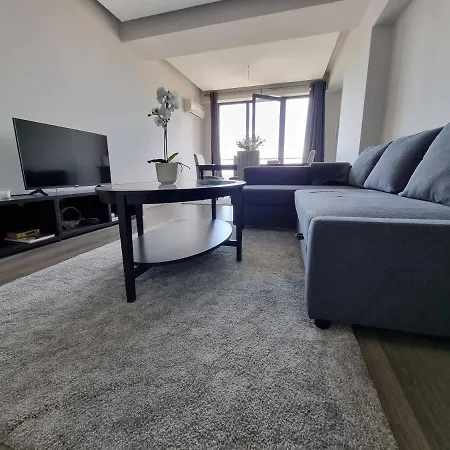 Stylish & Spacious 2-bedroom Apartment-istanbul *