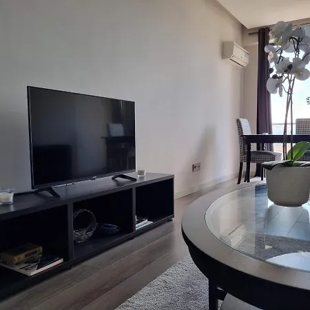 Stylish & Spacious 2-bedroom Apartment-istanbul