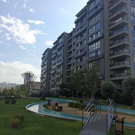 Stylish & Spacious 2-bedroom Apartment-istanbul Apartamento