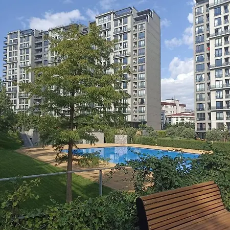 Stylish & Spacious 2-bedroom Apartment-istanbul *