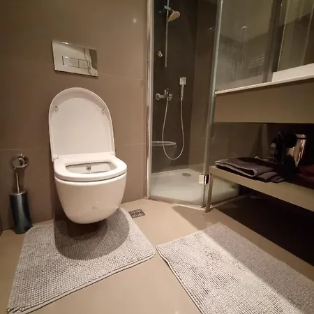 Stylish & Spacious 2-bedroom Apartment-istanbul