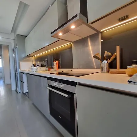 Stylish & Spacious 2-bedroom Apartment-istanbul